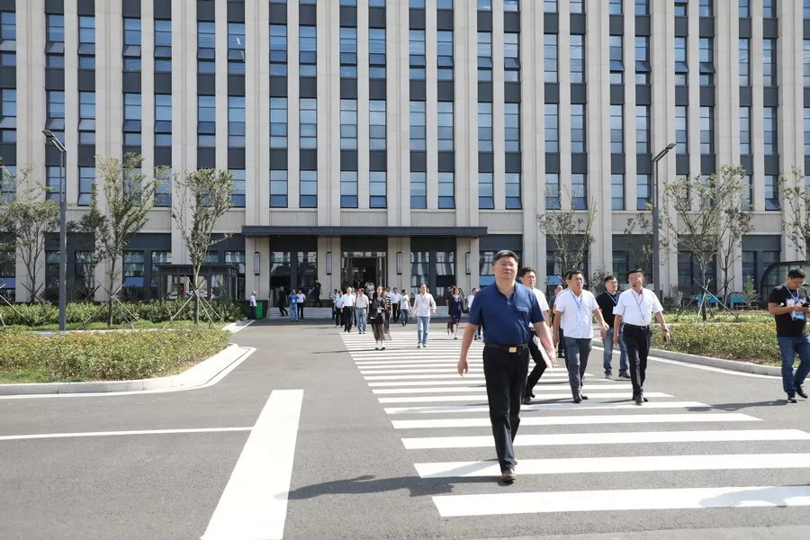 太陽雨|太陽雨太陽能|太陽能熱水器|太陽能發電|家庭光伏發電系統|太陽雨太陽能招商加盟代理|供電|供暖|供熱水